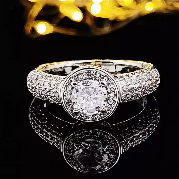 New Luxury Halo 925 Silver Diamond Engagement Ring - Picture 4 of 4